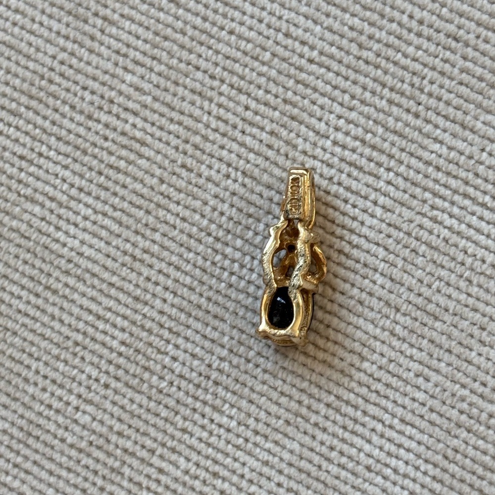 Elegant sapphire pendant set in 10k yellow gold - Picture 3 of 4